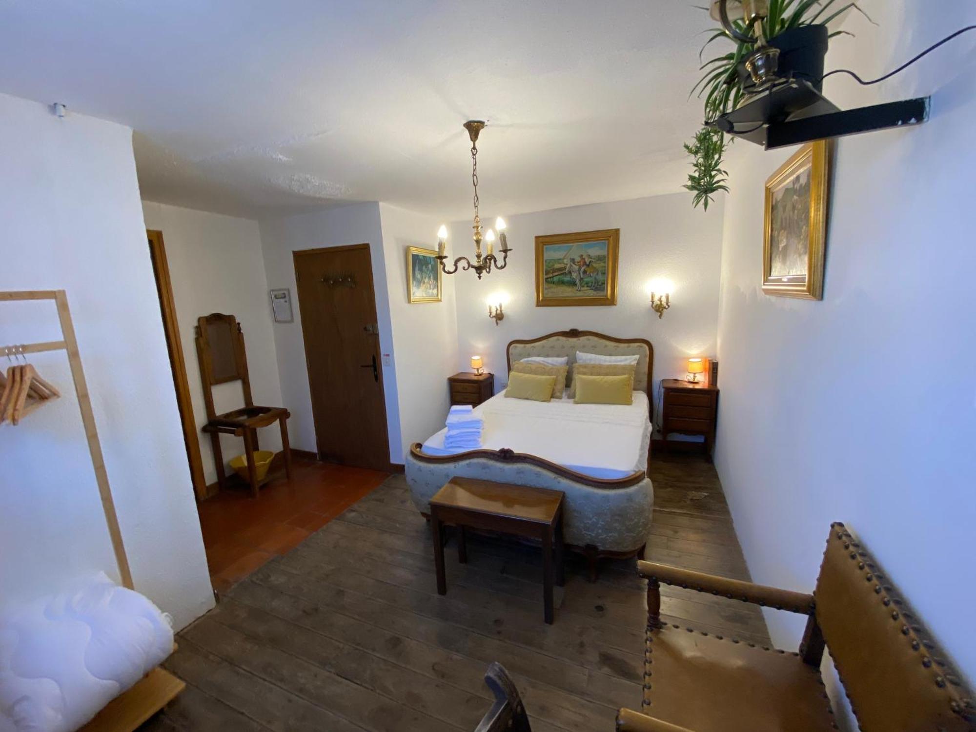 Os-Thel, Chambres A Louer Tautavel Bagian luar foto