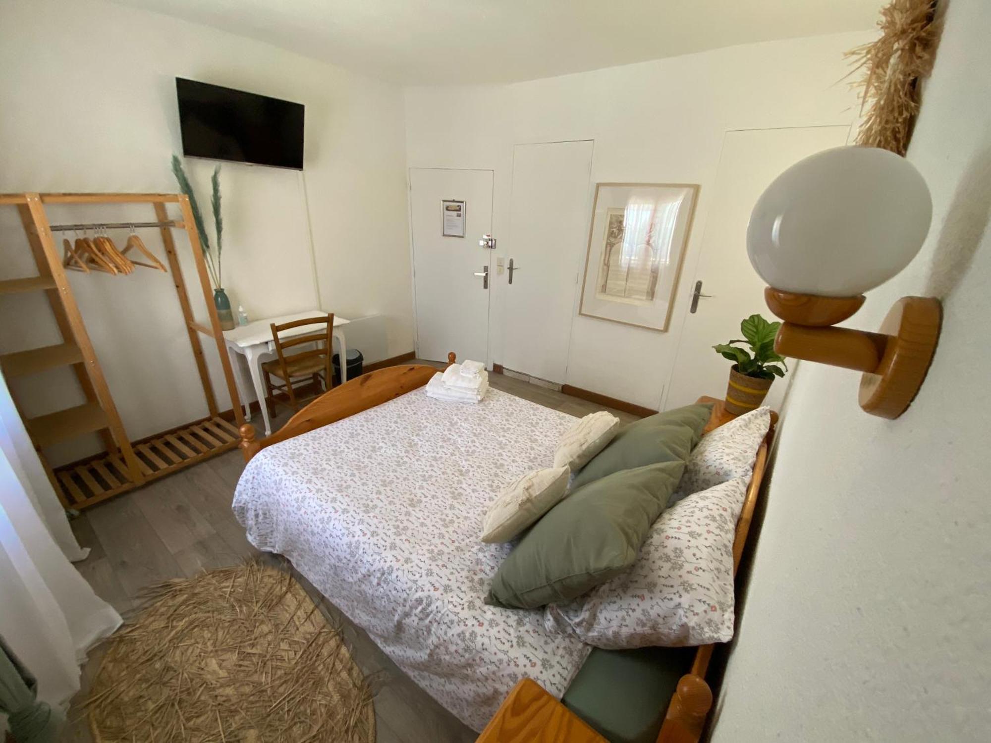 Os-Thel, Chambres A Louer Tautavel Bagian luar foto