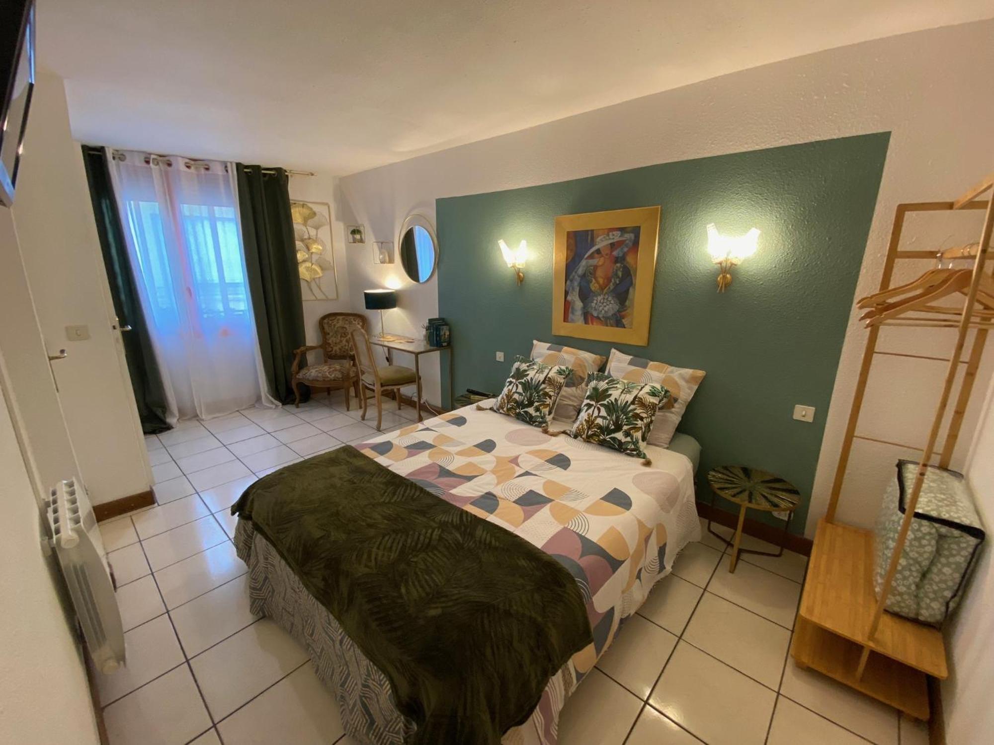 Os-Thel, Chambres A Louer Tautavel Bagian luar foto